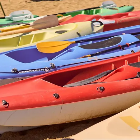 With Garden On The Shores Of Μπιμπιόνε