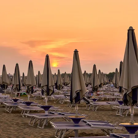 Апартаменти With Garden On The Shores Of *