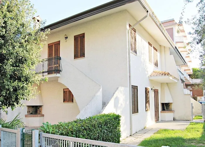 With Garden On The Shores Of Appartamento *